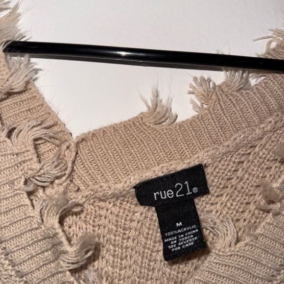 Frayed Hem Beige Sweater - Picture 4 of 5